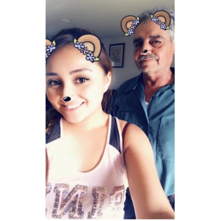El Abuelo Con Cabello Blanco