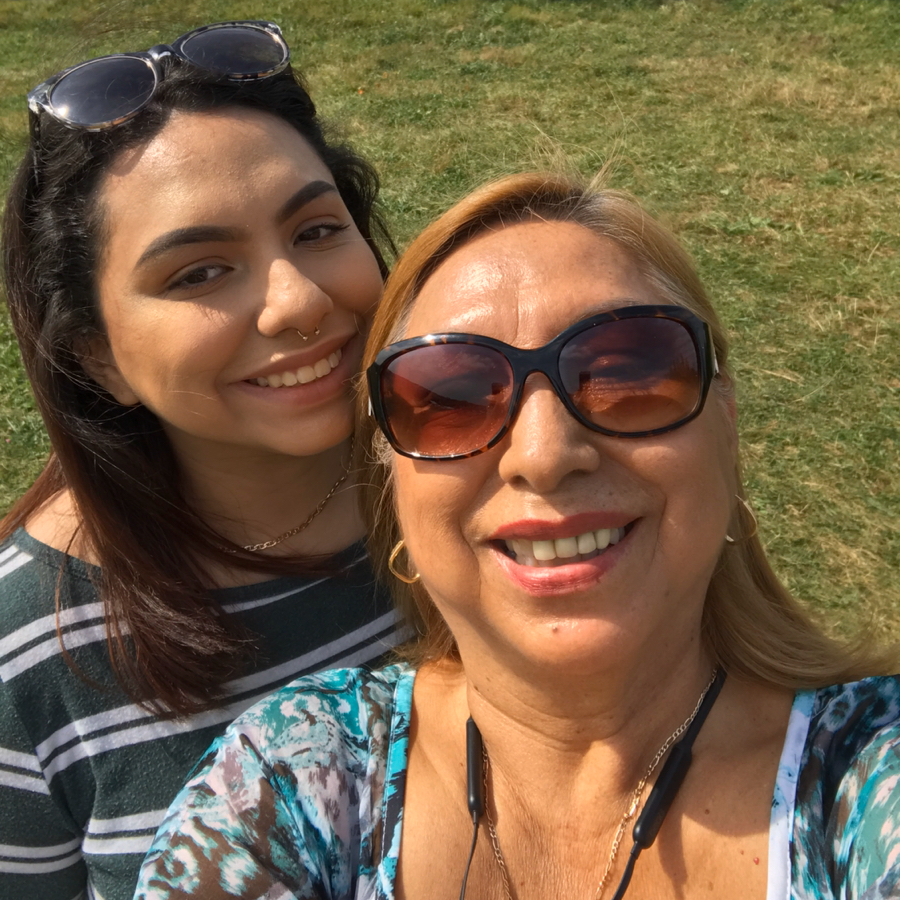 La historia de inmigración de mi mamá.